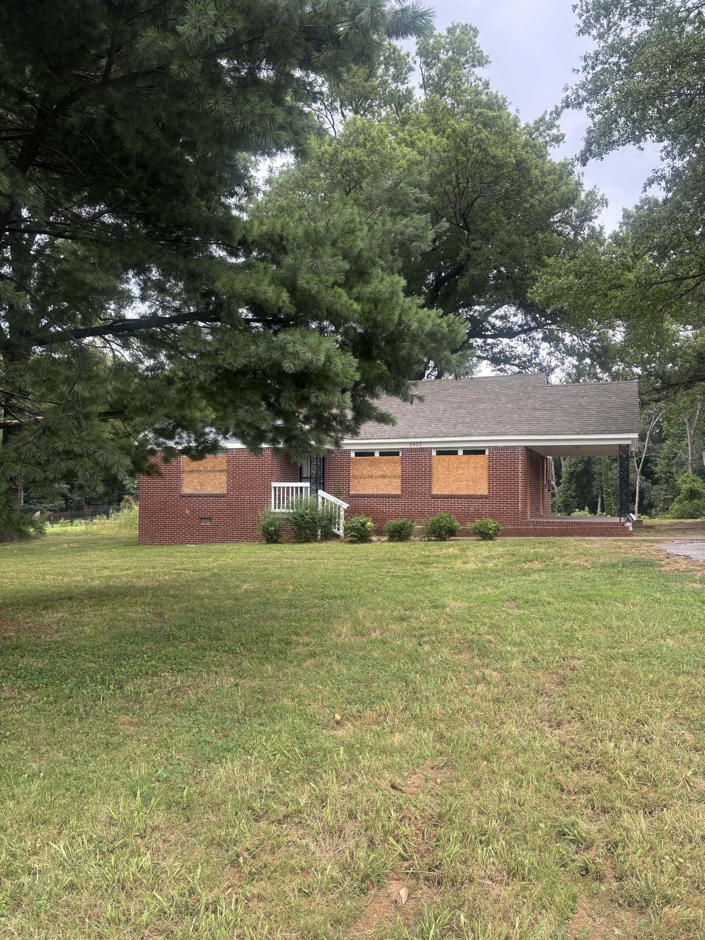 Frayser Raleigh Rd, 3932